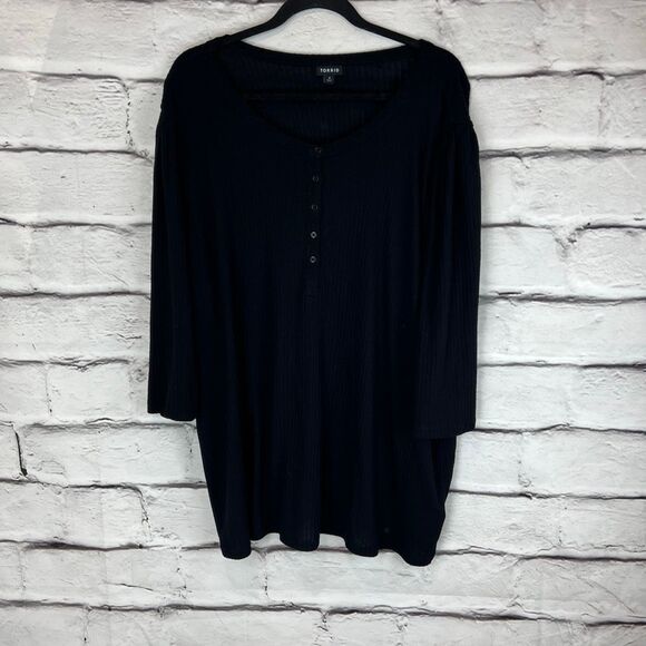 Torrid Women's Plus Size 4 Black 3/4 Sleeve Henley Button-Up Top - Picture 4 of 8